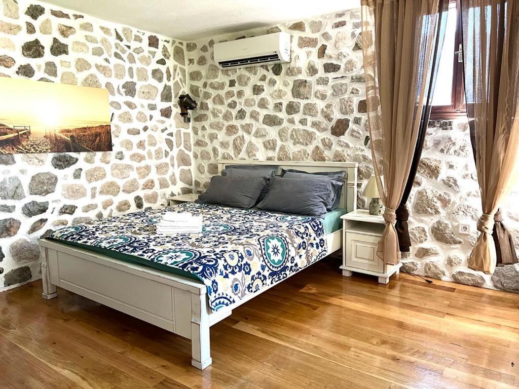 Una Apartments Котор