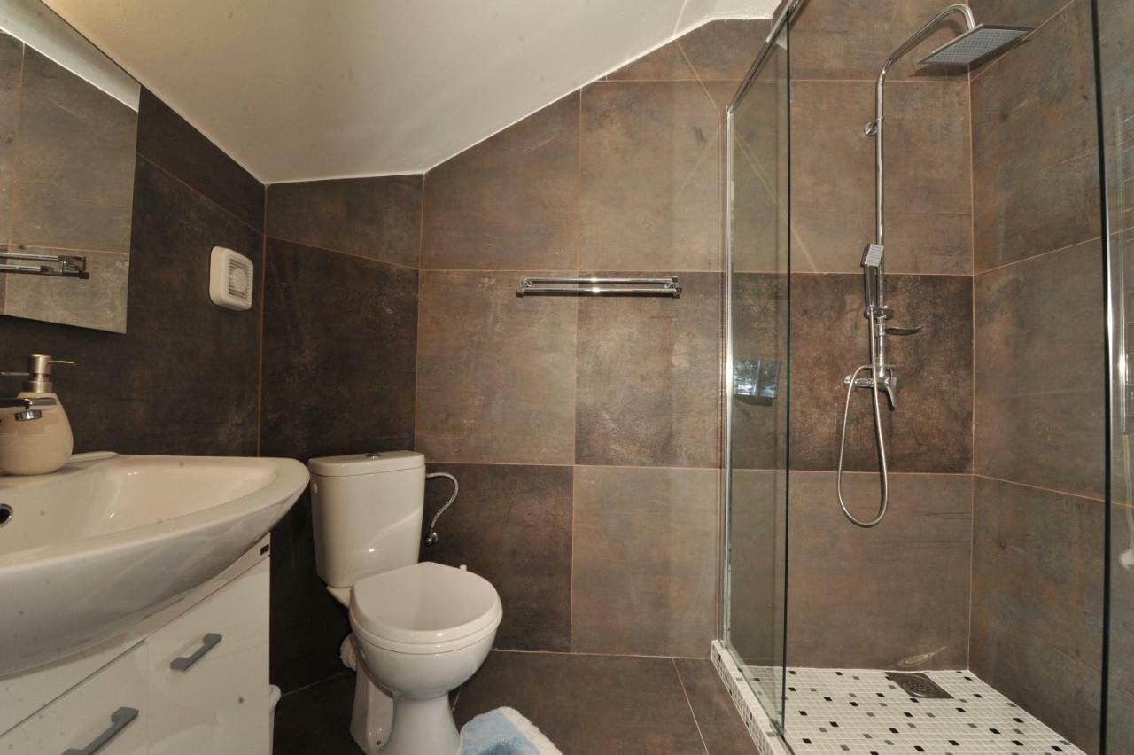 Апартаменти Una Apartments